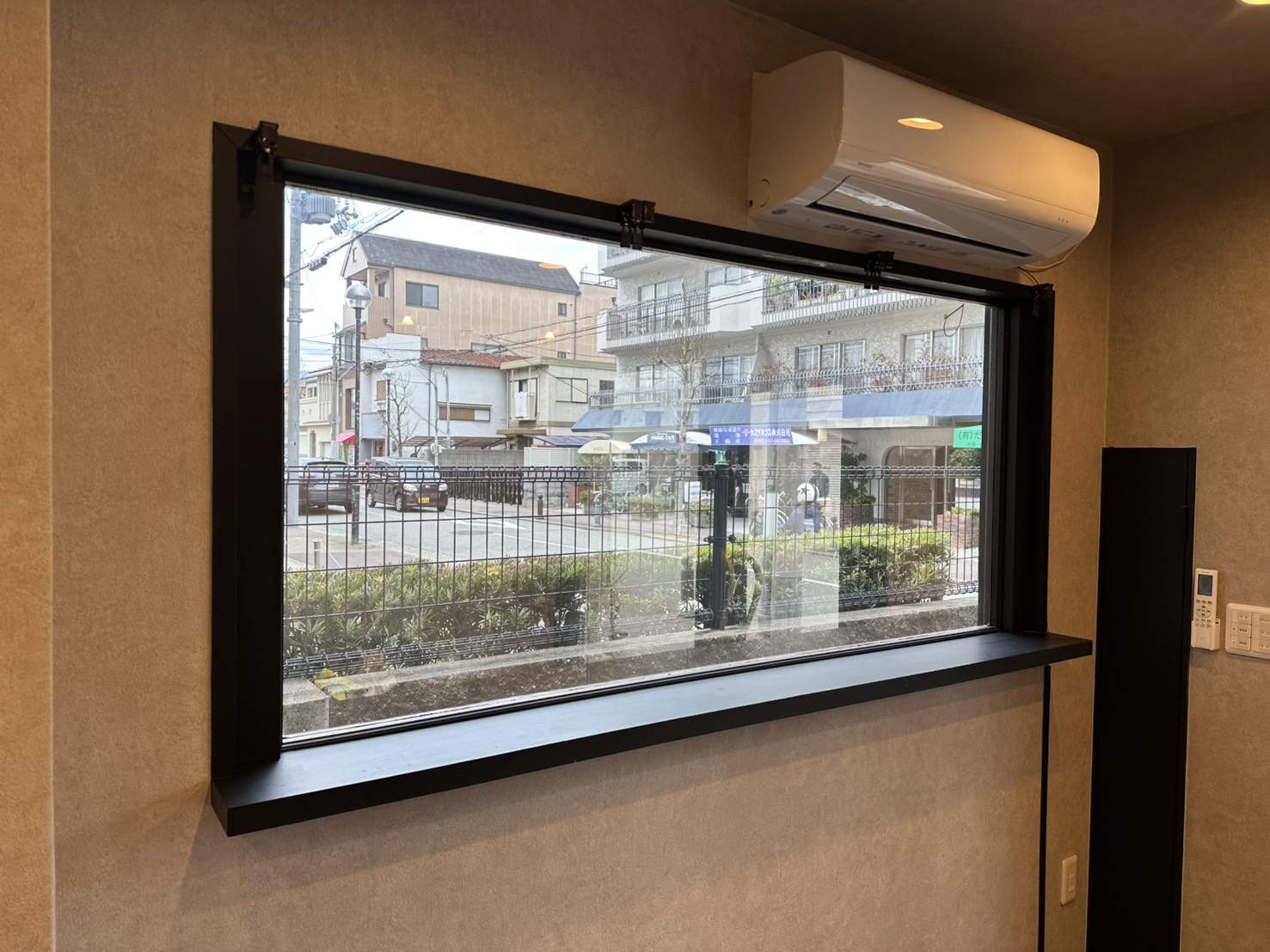 ミラー遮断熱フィルムの施工実施写真